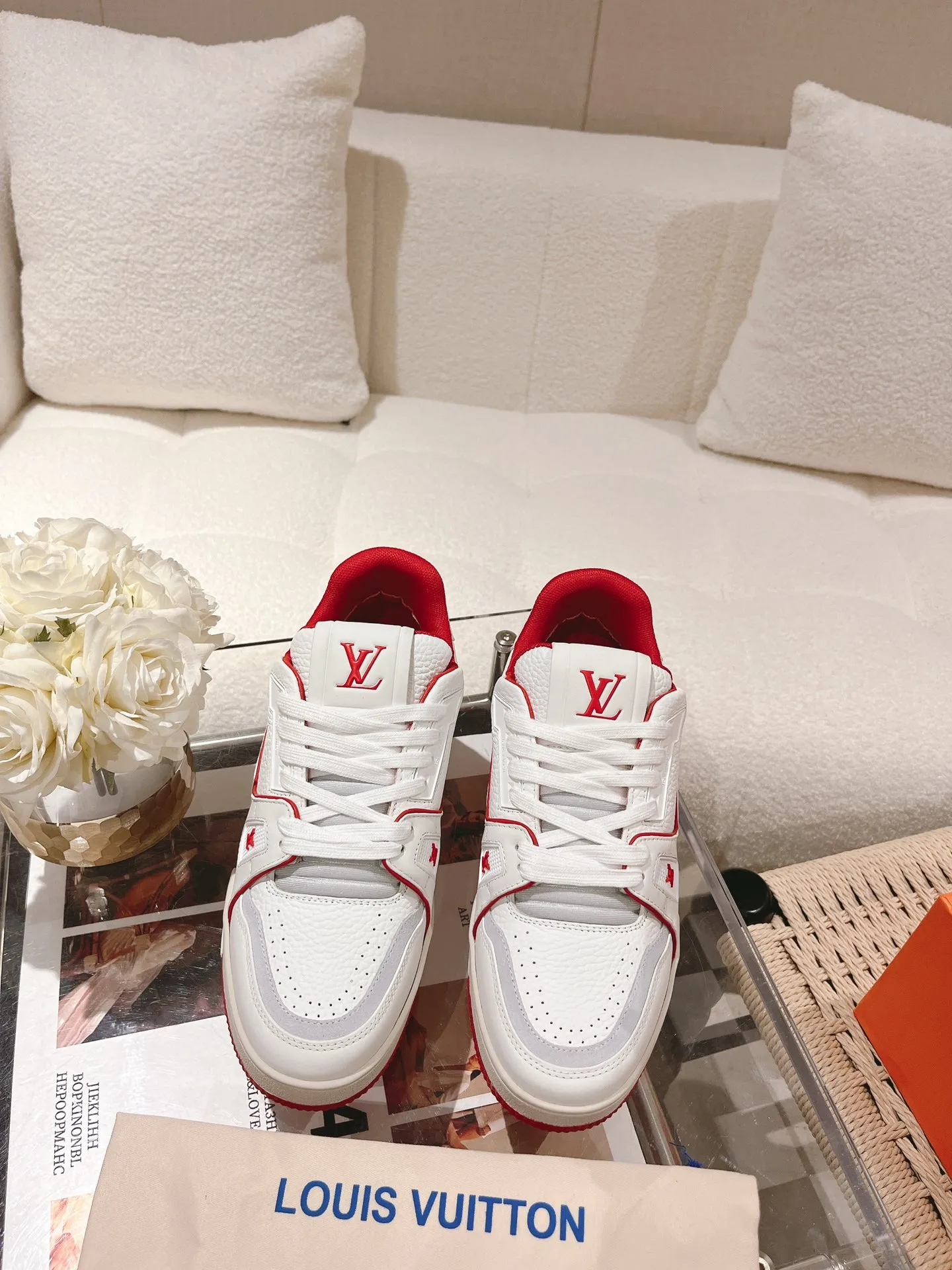 👟👟Ex-factory price 840👟👟 Women's shoes, women's clothing, top version of LV TRAINER basketball series sneakers, original 1:1 disassembly, official website limited edition retro basketball sneakers! Both the high-top and low-top models spent money to purchase 1:1 accurate reproductions of the originals, and all the details are flawless! The upper material is exclusively customized first-layer cowhide, the inside is breathable 3D mesh material, the sole is T👟👟 ex-factory price U, non-slip, anti-yellowing and high temperature resistant. Exclusively customized materials, women’s size 35-40, men’s size 39-45
